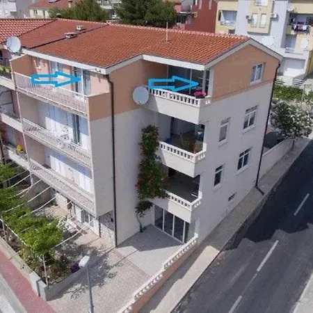 Livira Apartment