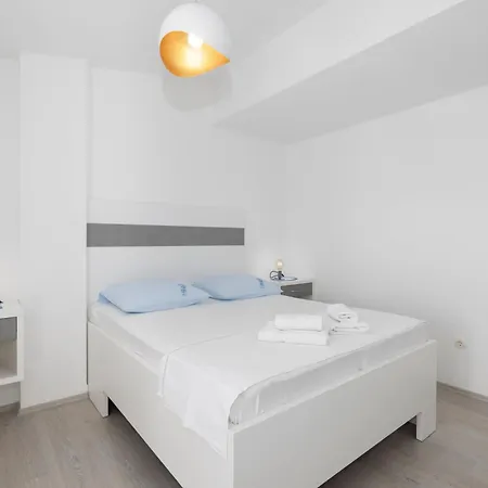 Apartment Livira *
