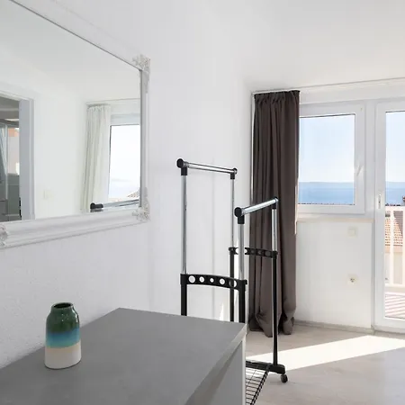 Livira Apartment *