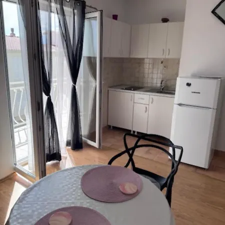 Apartment Livira *