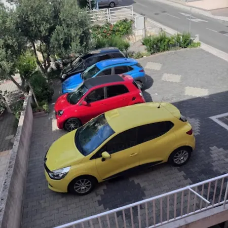 Livira * Makarska
