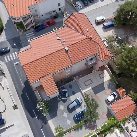 Livira * Makarska