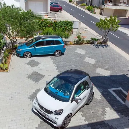 Livira * Makarska