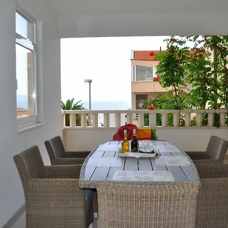 Apartment Livira *